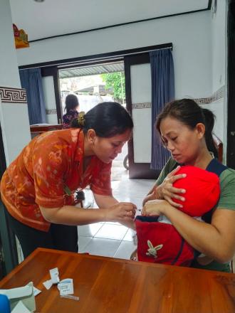 IMUNISASI RUTIN DI UKD DESA SUWUG